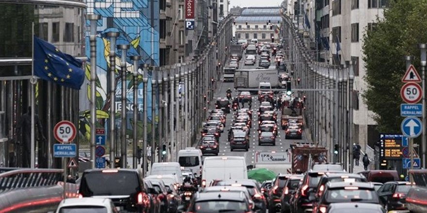 Brüksel'de araçlar için hız sınırı 30 kilometreye indirildi
