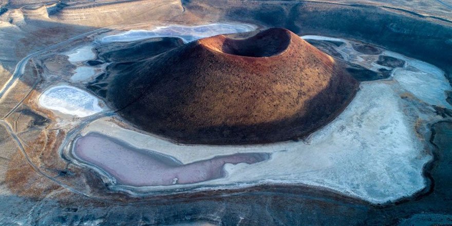 'Nazar boncuğu' Meke Gölü, haritadan silinme noktasında