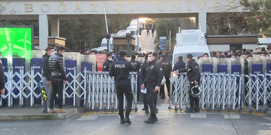 Emniyet'ten rektör protestosunda 'çıplak arama' iddialarına yanıt