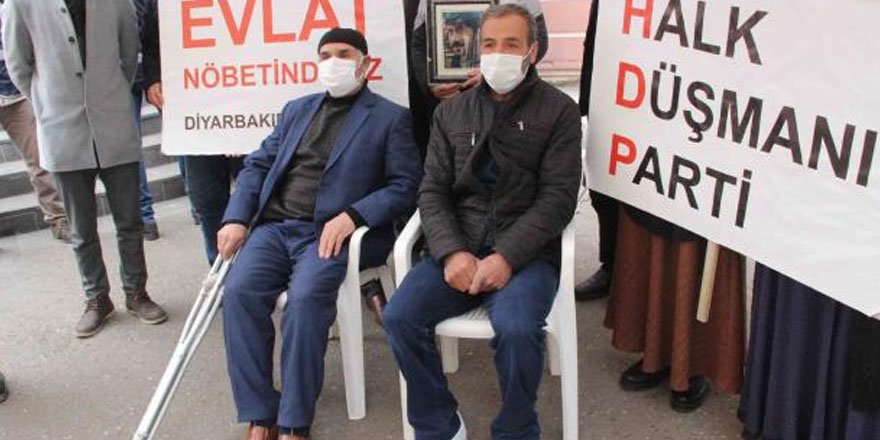 Evlat nöbetine 2 aile daha katıldı