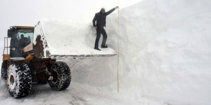 'Kar kaplanları'nın 5 metre karla mücadelesi