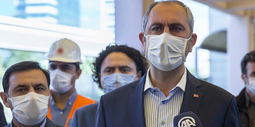 Adalet Bakanı Gül: Hakim, savcı cübbesi giymedim, giymeyeceğim