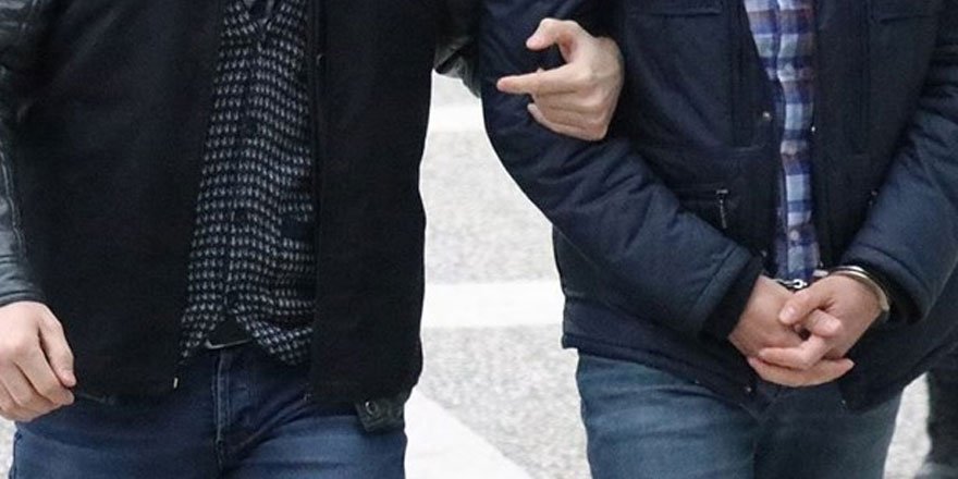 İzmir'de FETÖ operasyonu: 2 tutuklama