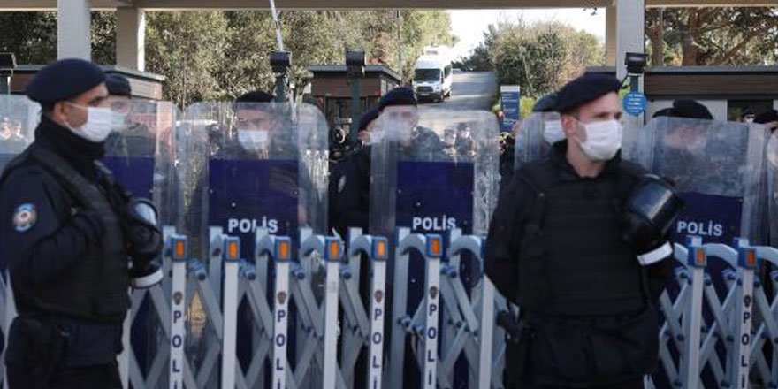 İzinsiz Boğaziçi gösterileri: 2 tutuklama