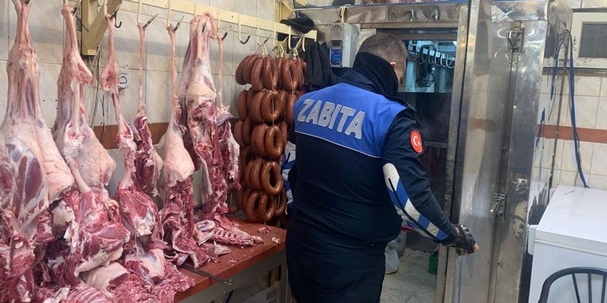 Büyükşehir zabıta uygunsuz et kesiminin önüne geçmek için denetimler yaptı!