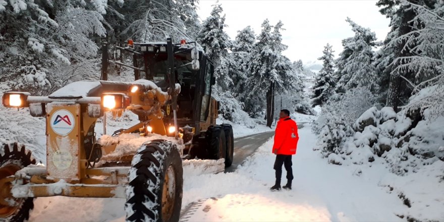 Mersin Ve Adana'da Kar Yağışı Etkili Oluyor