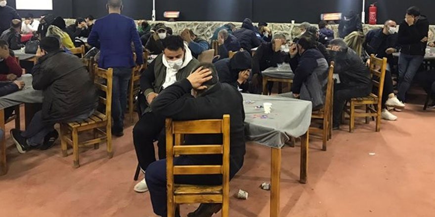 İzmir’de kumar baskını: 763 bin 760 lira para cezası kesildi