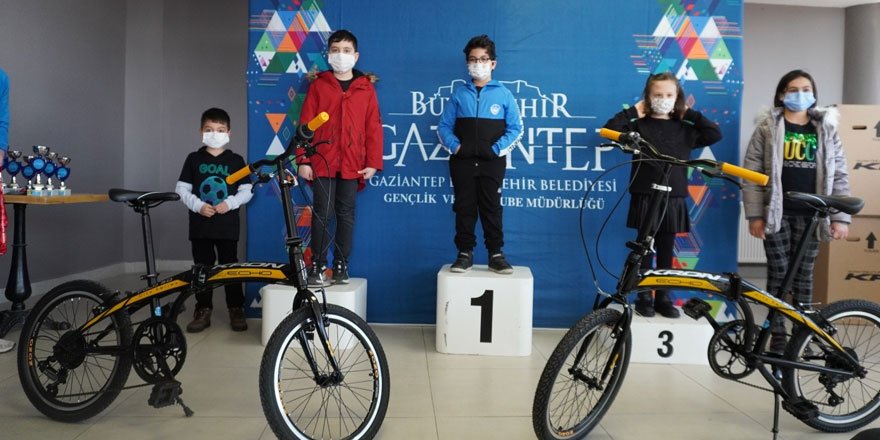 Büyükşehir, satranç turnuvasının kazananları için ödül töreni düzenledi!