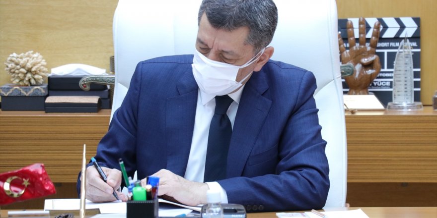 Milli Eğitim Bakanı Selçuk: 'Geleceğe dair başarı hikayelerini temellendirmek vazifemiz'