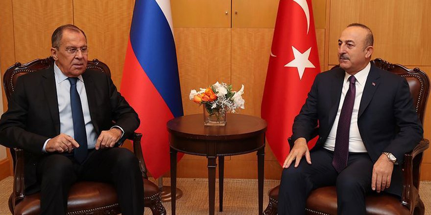 Dışişleri Bakanı Çavuşoğlu, Katar'da Rus mevkidaşı Lavrov ile görüştü
