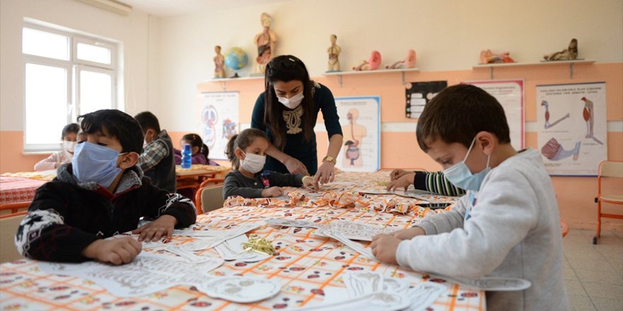 TÜBİTAK Hasrettin Hoca'nın torunlarıyla deney yaptı