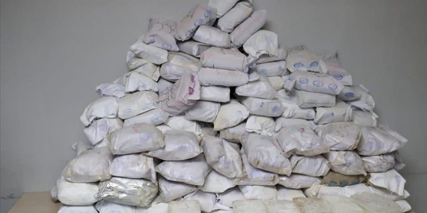 Hakkari'de 'terörün finansmanı operasyonu' ile 482 kilo eroin, 65 kilo metamfetamin ele geçirildi