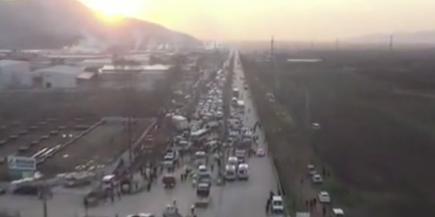 Bursa-Ankara karayolu Barakfakih mevkiinde kaza: 4 ölü 8 ağır 19 yaralı