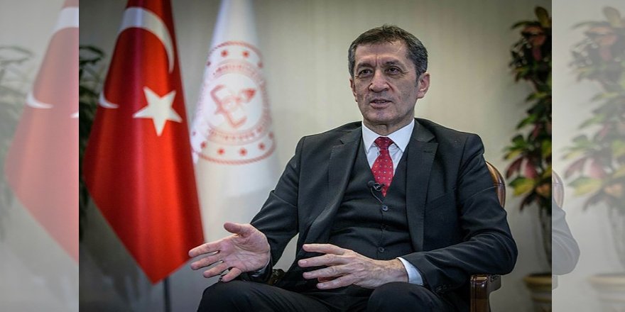 Bakan Ziya Selçuk, liselilerin salgında gösterdiği gayret, eleştiri ve anlayışa saygı duyduğunu bildirdi