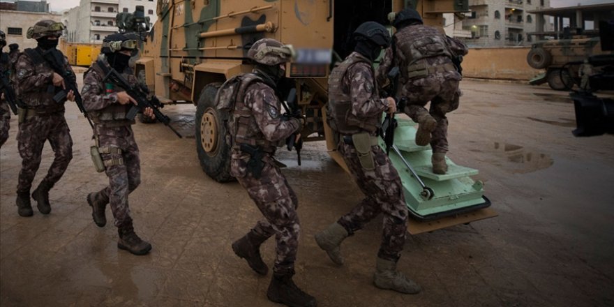 EGM ve TEM Daire koordinesinde Azez'deki operasyonda silah ve mühimmat ele geçirildi