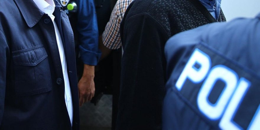 Muhtıra niteliğinde bildiri yayınlayan amirallere gözaltı