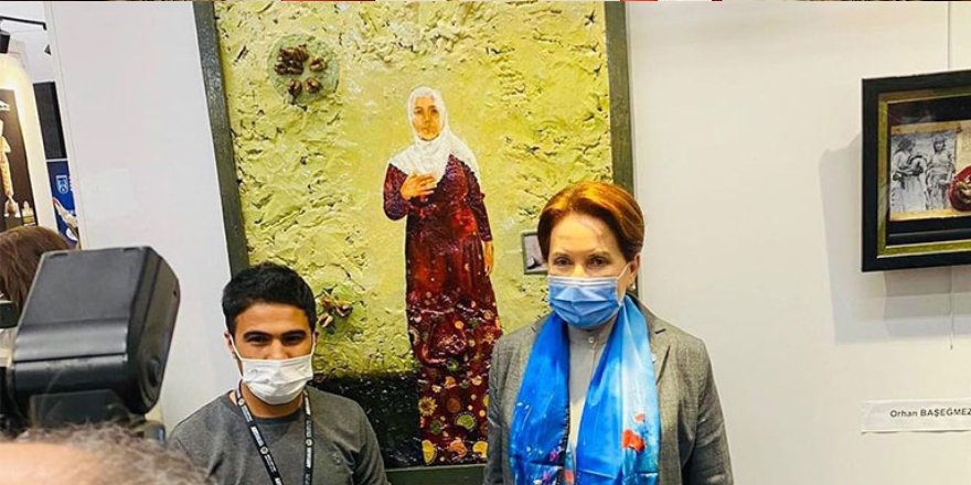 Akşener’in fuar ziyaretinde satın aldığı tabloya PKK’ya yakın siten dikkat çeken ilgi