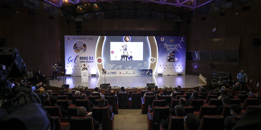 FLAŞ KARAR: Teravih namazı evde kılınacak