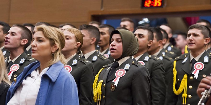 Danıştay, TSK personeline başörtüsü serbestisi getiren düzenlemenin iptal istemini reddetti