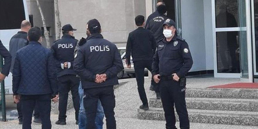 Muhtıracı amiraller ek gözaltı için Ankara Adliyesi'ne getirildi