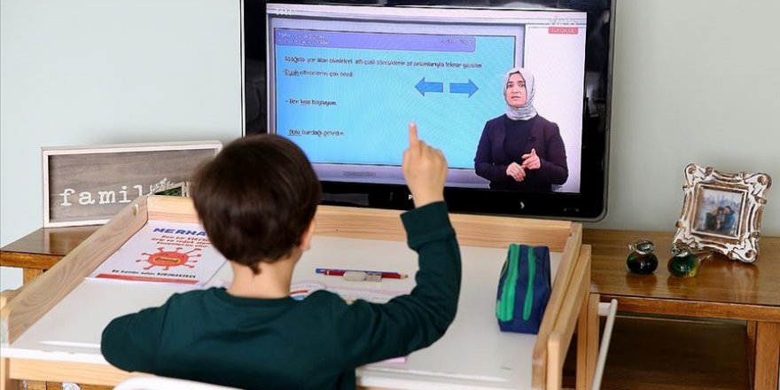 Bazı sınıflarda 15 Nisan'dan itibaren uzaktan eğitime geçilme kararı