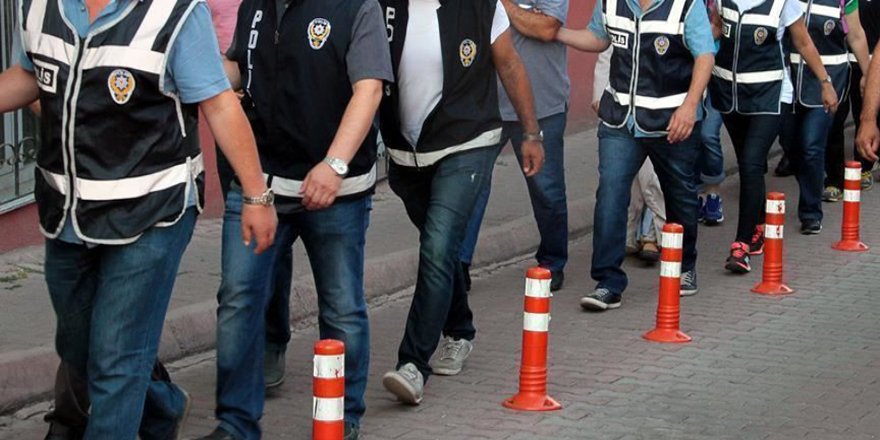 İzmir'de FETÖ'nün TSK yapılanmasına yönelik operasyonlarda 18 ayda 1165 kişi tutuklandı