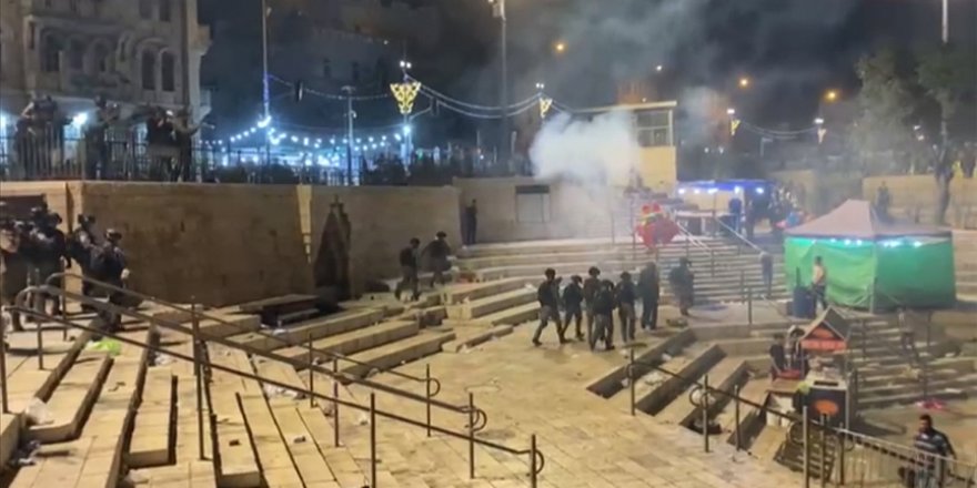 İsrail polisi Doğu Kudüs'ün Şam Kapısı'nda Filistinlilere müdahale etti