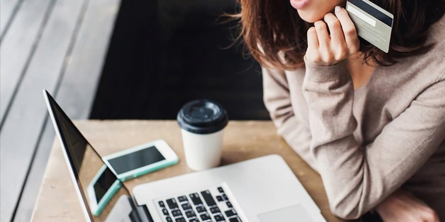 E-ticarette rekor 'moda' alışverişinde