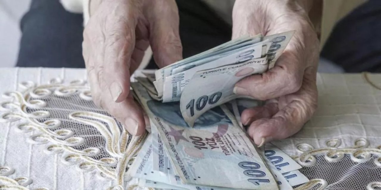 EYT açıklandı, gözler borçlanma tutarları için SGK’ya döndü! Tam yüzde 54,66 arttı! İşte 2023 yılı borçlanma tutarları