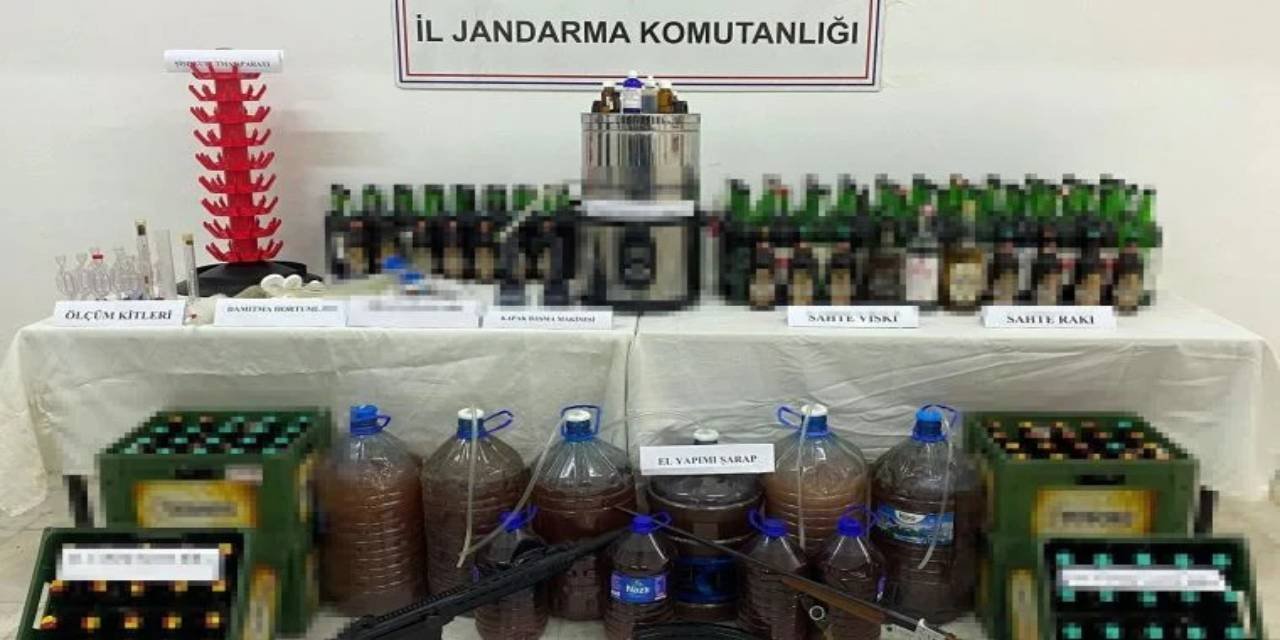 Yılbaşı Öncesi Ülkenin Dört Bir Yanında Litrelerce Kaçak İçki Yakalandı