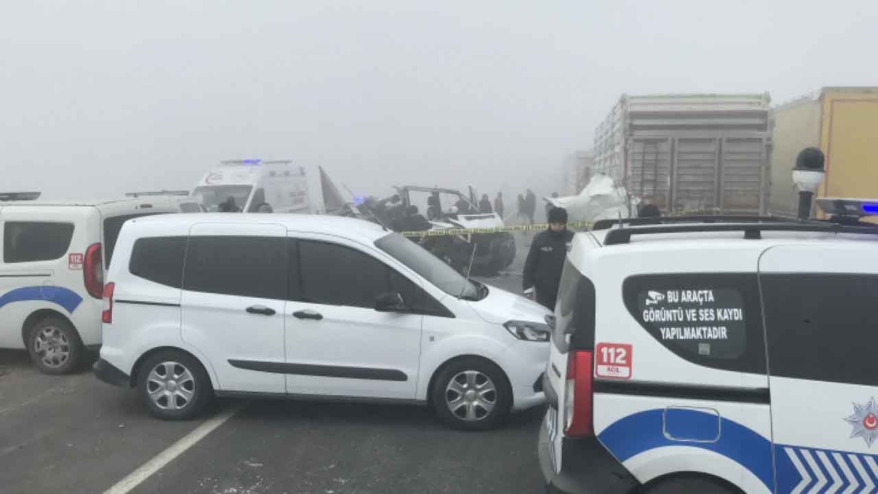 Konya'da askeri araçla ile tır çarpıştı 2 askerimiz şehit düştü