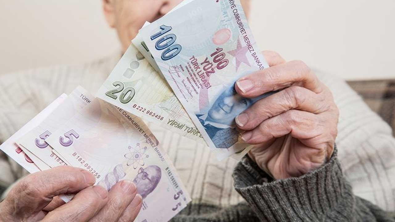 Ocak 2023 SSK Bağ-kur emekli maaş farkları zam farkı ne zaman yatacak?