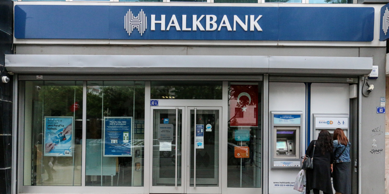 Kamu çalışanlarına güzel haber! Halkbank özel faiz oranları ile 100 bin TL ihtiyaç kredisi veriyor