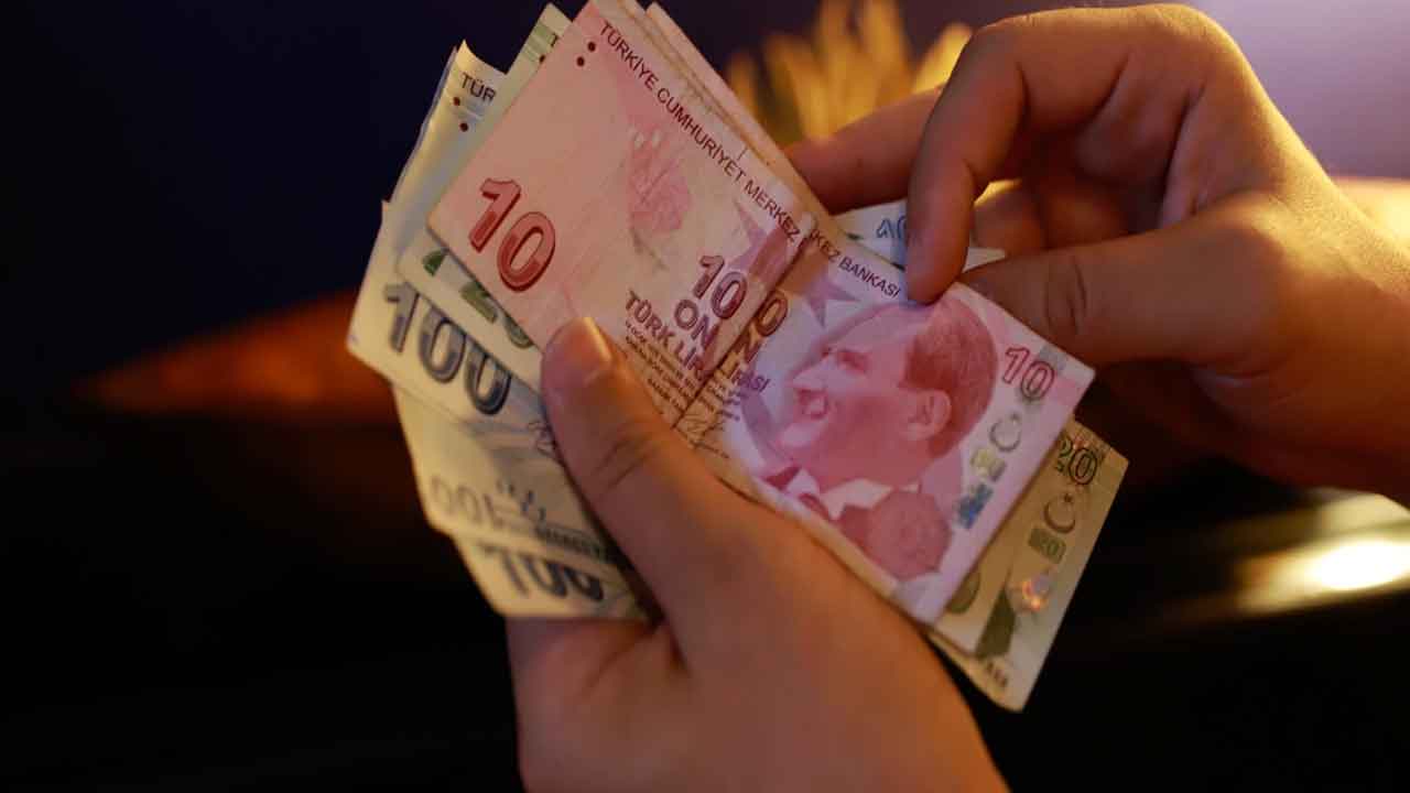 Aile Bakanı Yanık duyurdu hemen başvurun! 26 yaş altı çocuğu olanlara 1.300 TL destek parası