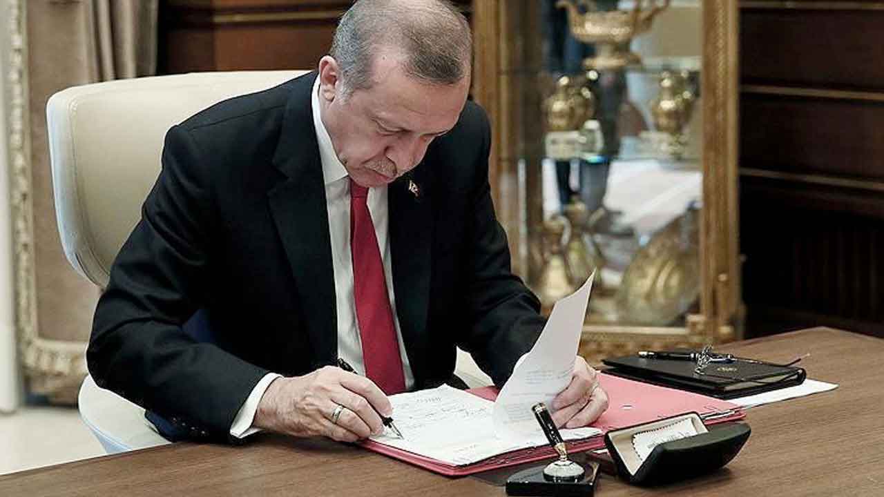 Çalışma ve Sosyal Güvenli Bakanlığı Uluslararası İşgücü Genel Müdürü Cenk İleri kimdir, nereli, kaç yaşında?