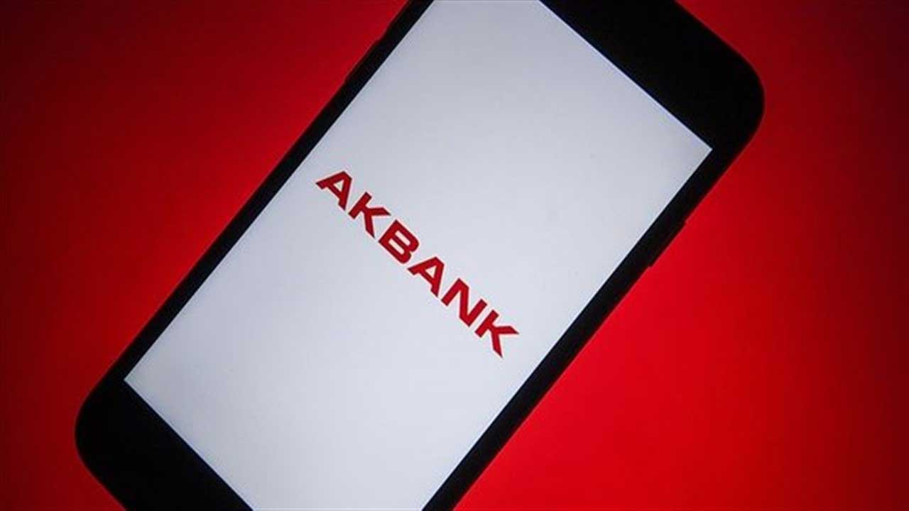Arkadaşını Akbank'lı yapana bin TL Chip para hediyesi var!