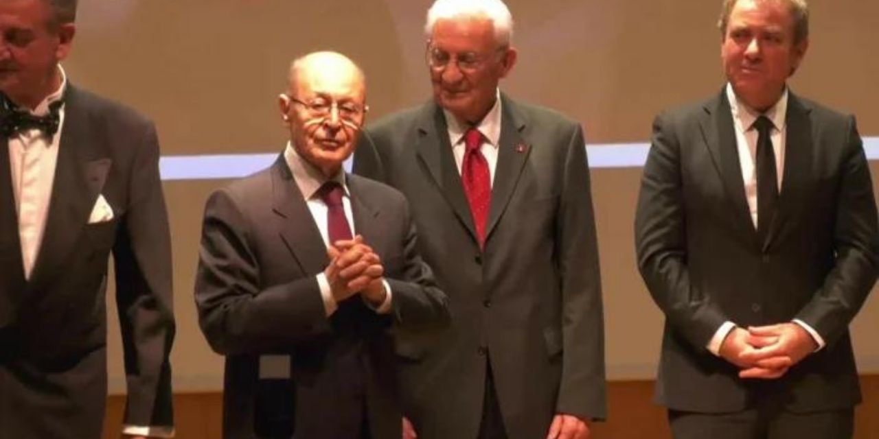 Eski Cumhurbaşkanı Ahmet Necdet Sezer'den cumhuriyet mesajı