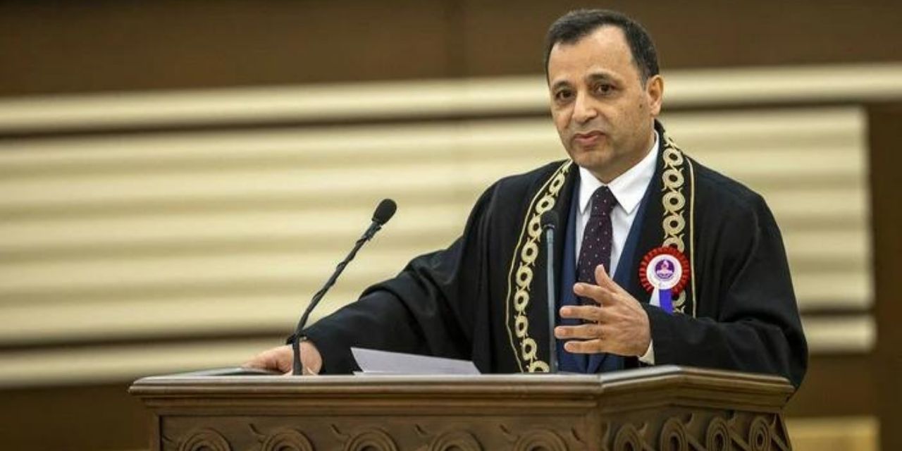 AYM Başkanı yeniden Zühtü Arslan oldu