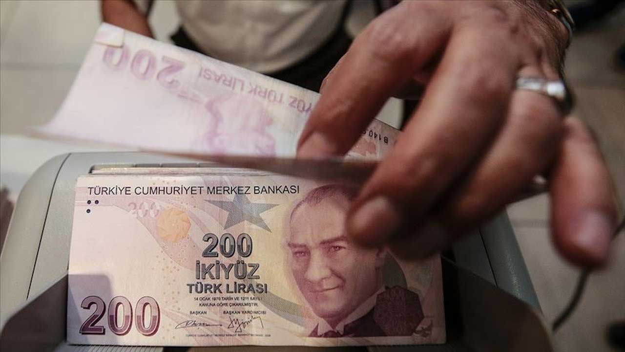 15 banka duyurdu! Para parayı çekecek bankada TL hesabı açana ay sonunda 1.156 lira para ödenecek