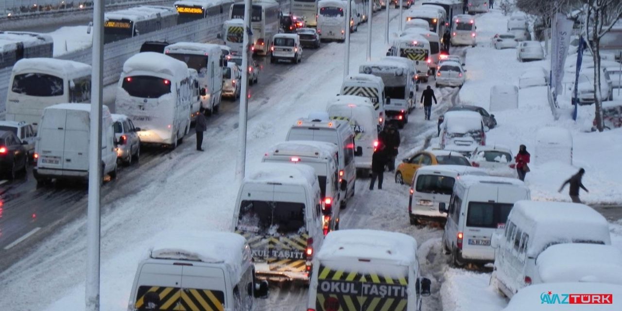 İstanbul Valiliği son dakika saat vererek uyardı! Zorunlu olmadıkça trafiğe çıkmayın