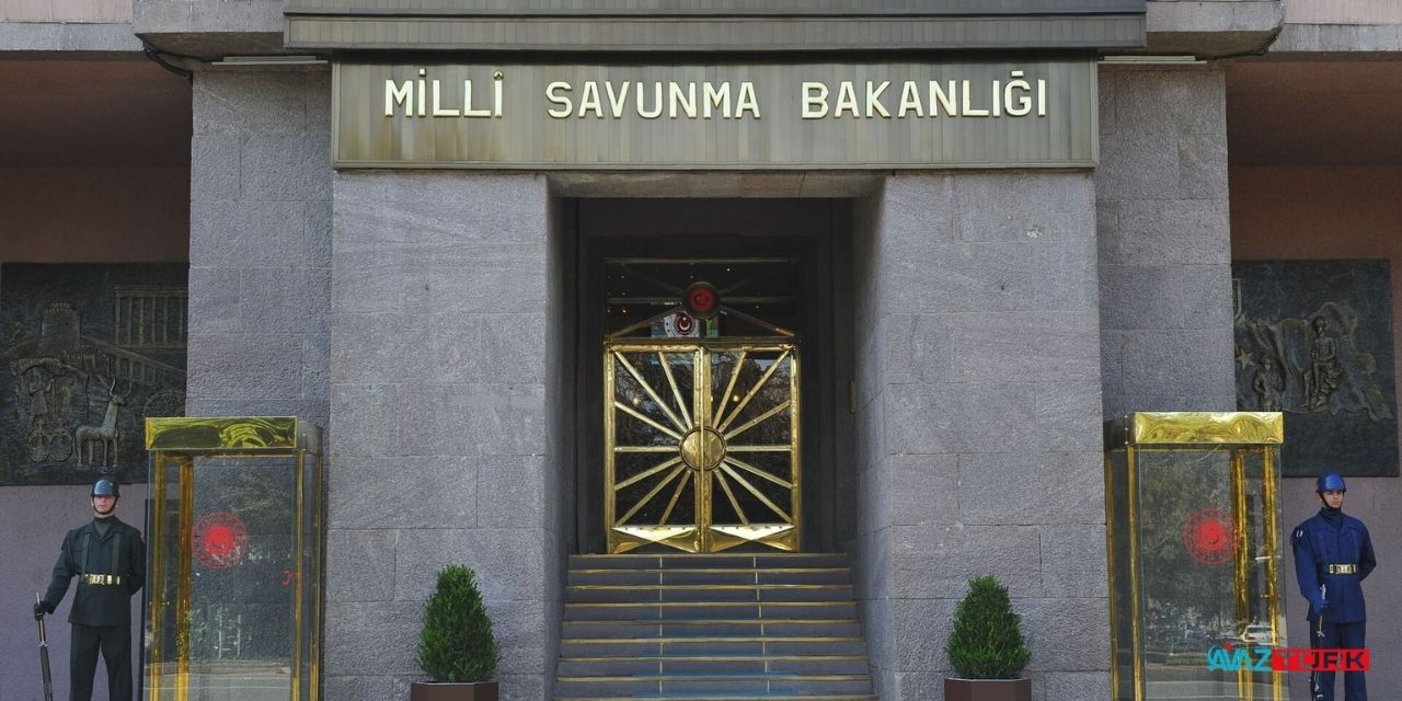 Milli Savunma Bakanı Hulusi Akar deprem bölgesinde 3 askerin şehit olduğunu açıkladı!