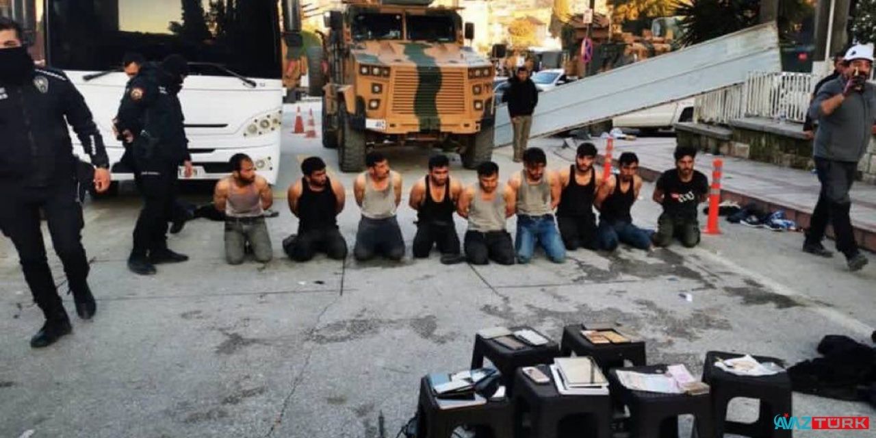 İnsanlık öldü! Depremzedelere ulaştırılması istenen yardım tırlarının önünü kesip yağmalamaya çalıştılar!