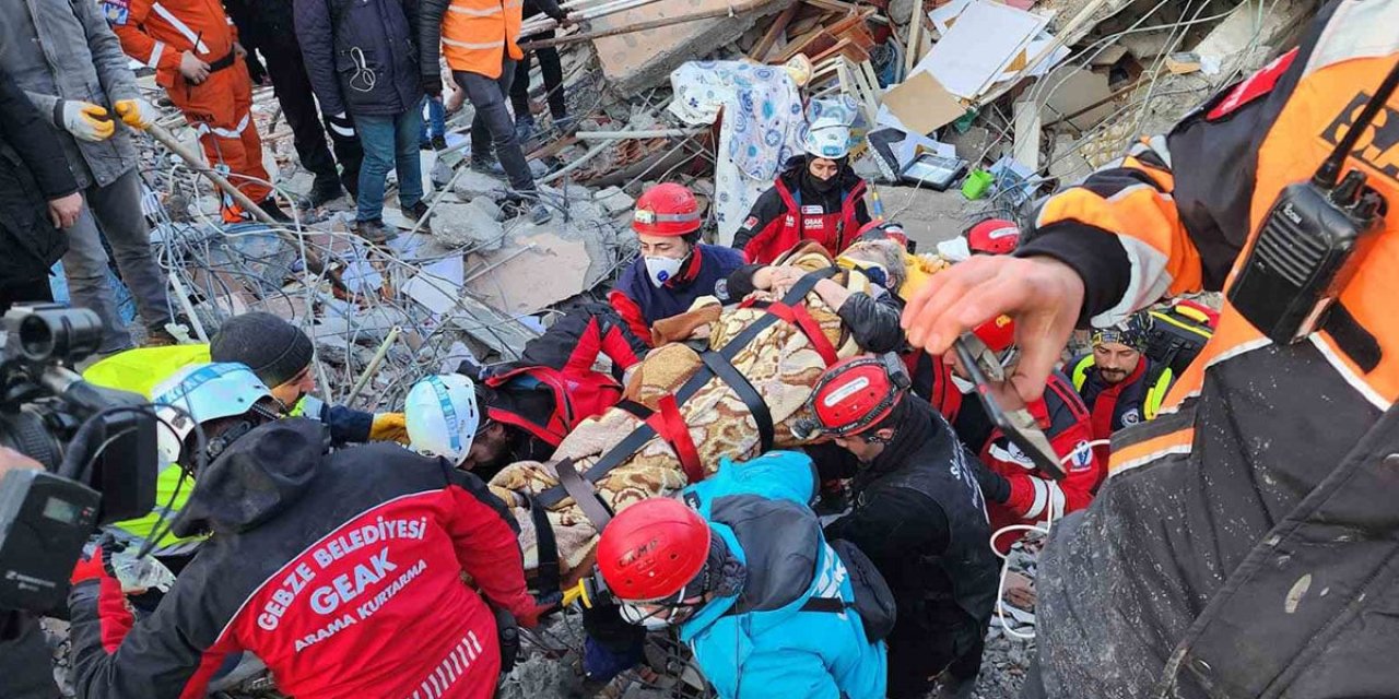 Deprem bölgesinde yakını olanlara bildiri! Hemen bu uygulamayı indirin...