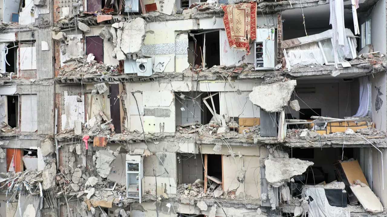 Deprem bölgesinde hırsızlık ve yağma soruşturmasında 48 kişi tutuklandı