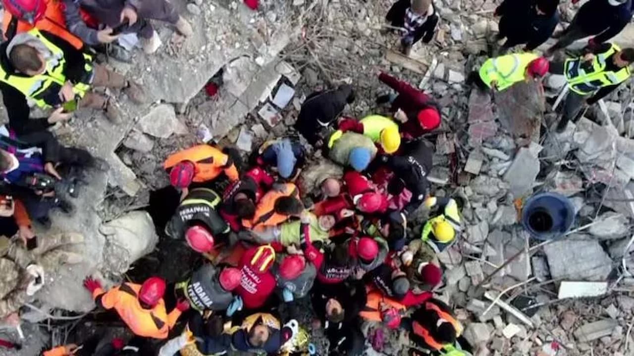 13 yaşındaki Kaan 182. saatte kurtarıldı