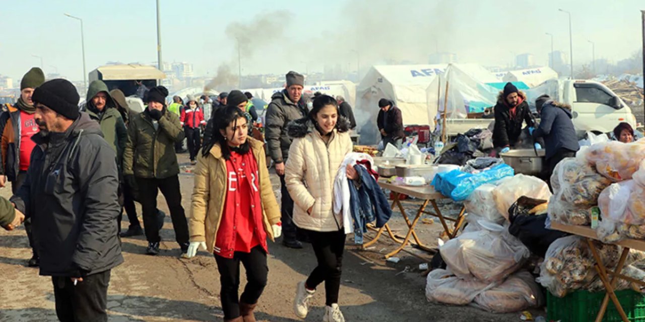 Deprem bölgelerinde salgın riski devam ediyor! Tuvalet sıkıntısı giderek büyüyor!