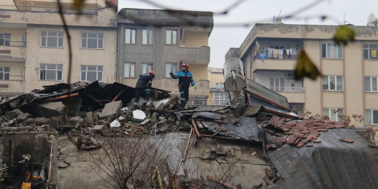 Depremzedeler için verilecek olan 15 bin TL taşınma, 5 bin TL kira desteği için imzalar atıldı!