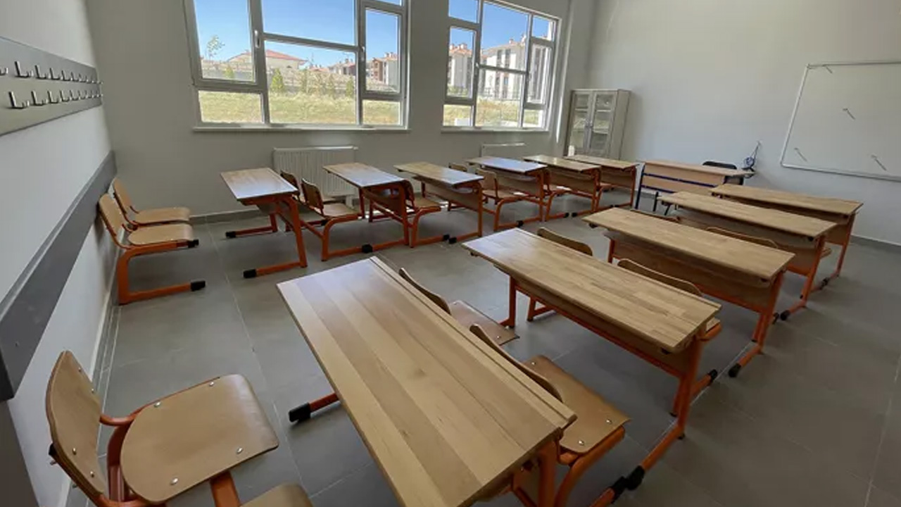 Yarından sonra okula dönecek binlerce öğrenci için flaş açıklama: İkinci yarıyıl dönemi için duyuruldu!