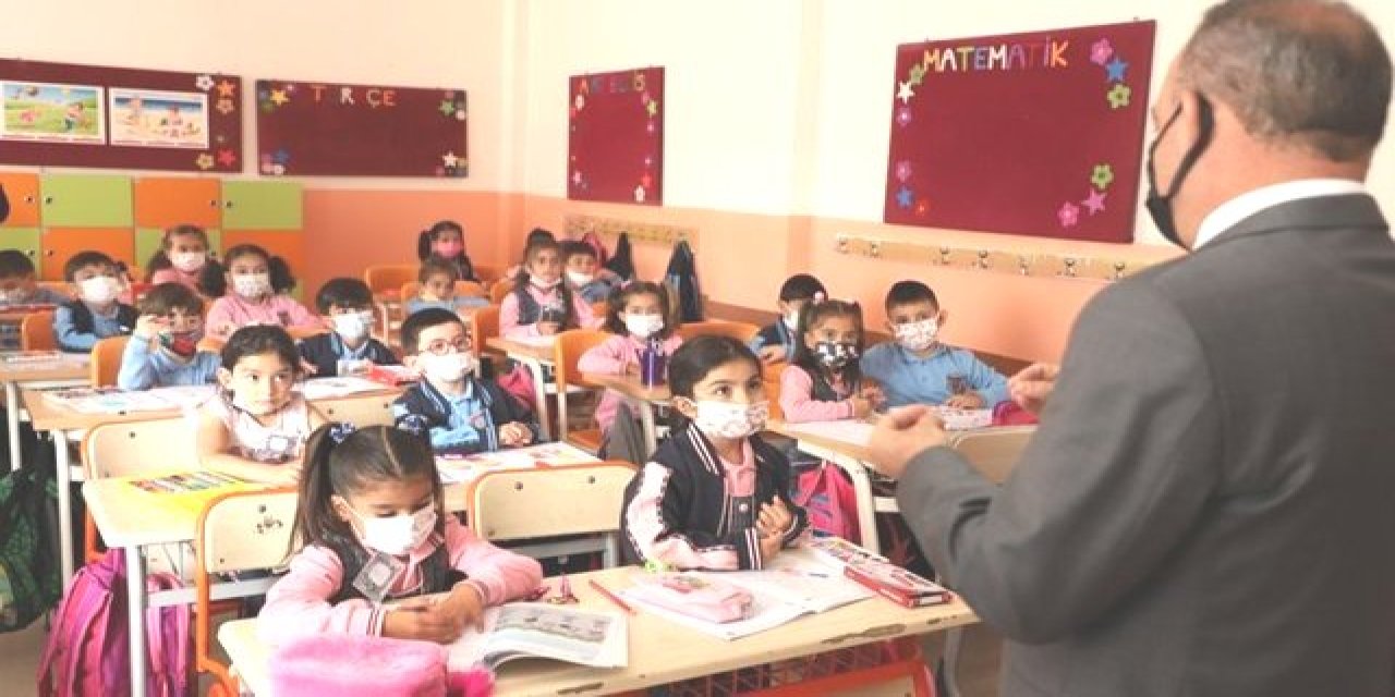 Okulların açılacağı tarih belli oldu! 10 il için 2022-2033 eğitim öğretim takvimi açıklandı! İşte detaylar...