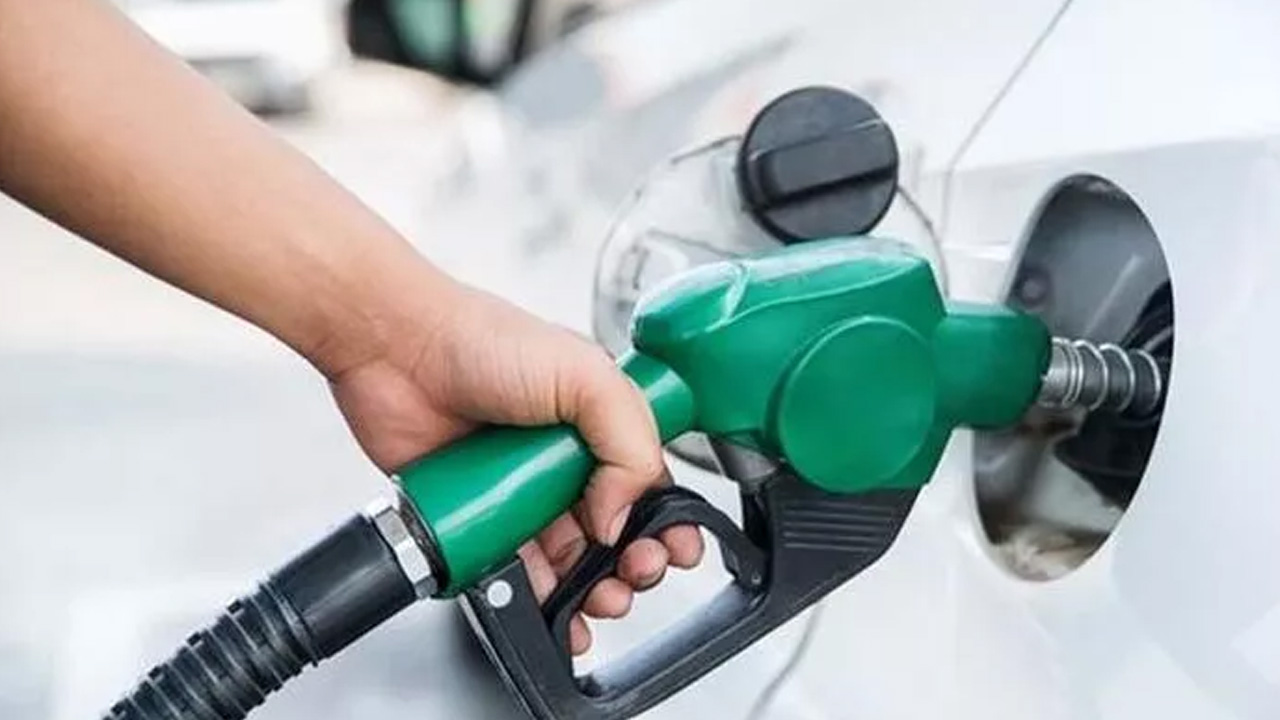 Bu ay içerisinde benzin veya motorin alacak olan vatandaşlar: Duyuru yapıldı!